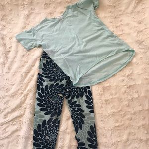 Lularoe shirt and legging